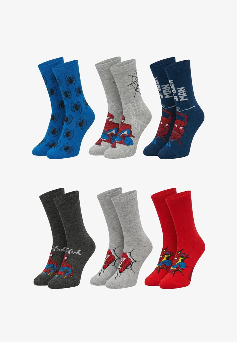 Zes paar kleurrijke Spider-Man sokken in blauw, grijs, marineblauw, zwart, lichtgrijs en rood met verschillende Spider-Man afbeeldingen en teksten.