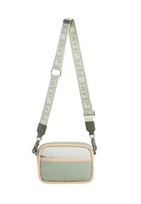 Borsa a tracolla verde chiaro realizzata in tessuto imbottito con rifinitura arancione. Presenta una tracolla con logo e una tasca con zip frontale. Tracolla regolabile.