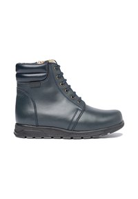 Bota de tobillo de cuero azul marino con cuello acolchado, cierre delantero con cordones, suela de goma negra y cremallera lateral forrada con piel beige.