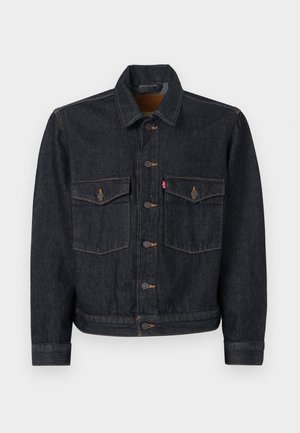 Giacca di jeans scura con una chiusura a bottoni frontale, due tasche sul petto e un colletto. Presenta cuciture a contrasto e bottoni in metallo.