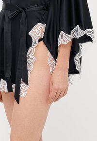 Kimono Agent Provocateur – Noir – Taille Unique – Modèle Matinee – Neuf (sans étiquette) – Très Sexy