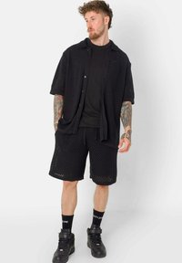 Sixth June Short - black