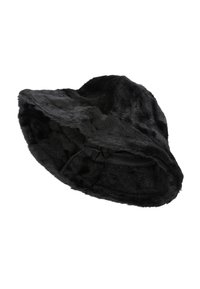 Cappello a secchiello nero in pelliccia sintetica con una consistenza morbida, ampia visiera e nastro interno per la regolazione. Presenta un motivo liscio ed omogeneo.