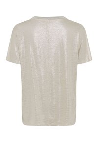 Top a maniche corte di un leggero color beige con una finitura metallica e una texture morbida, caratterizzato da un collo rotondo e un orlo dritto. Design semplice e senza cuciture.