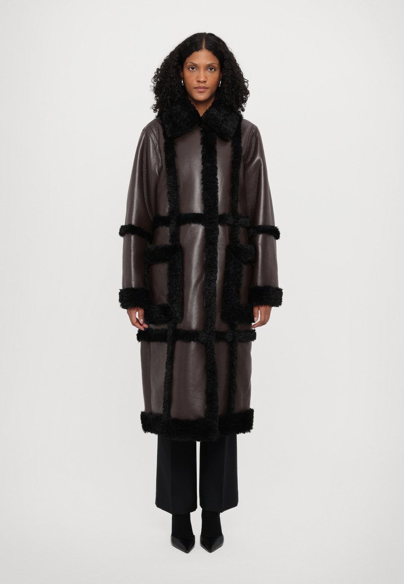 STAND STUDIO PATRICE COAT - Wintermantel - dark brown/black