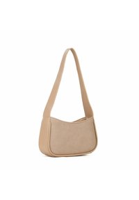 Beige skuldertaske med en tekstureret stofkrop og glatte læderdetaljer. Har et buet design og en enkelt skulderrem.