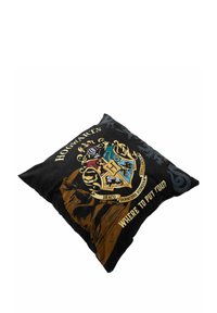 Cuscino nero con lo stemma di Hogwarts in colori vivaci, con il testo "DOVE METTERTI?" e un grafico di leone. Tessuto morbido al tatto.