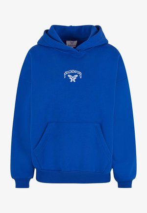Blå huvtröja med vit text "FELICIOUS" och en fjärilsillustration. Har en framficka samt ribbade muddar och nederkant. Mjuk tygkänsla.