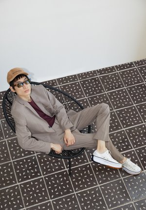 Converse RUN STAR HIKE UNISEX - Zapatillas - white/black