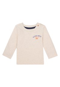 Beige langemouw shirt gemaakt van zachte katoen. Heeft een ronde hals met een marineblauwe rand en een bedrukte ontwerpen "RIVIERA MAYA" in blauw en oranje.