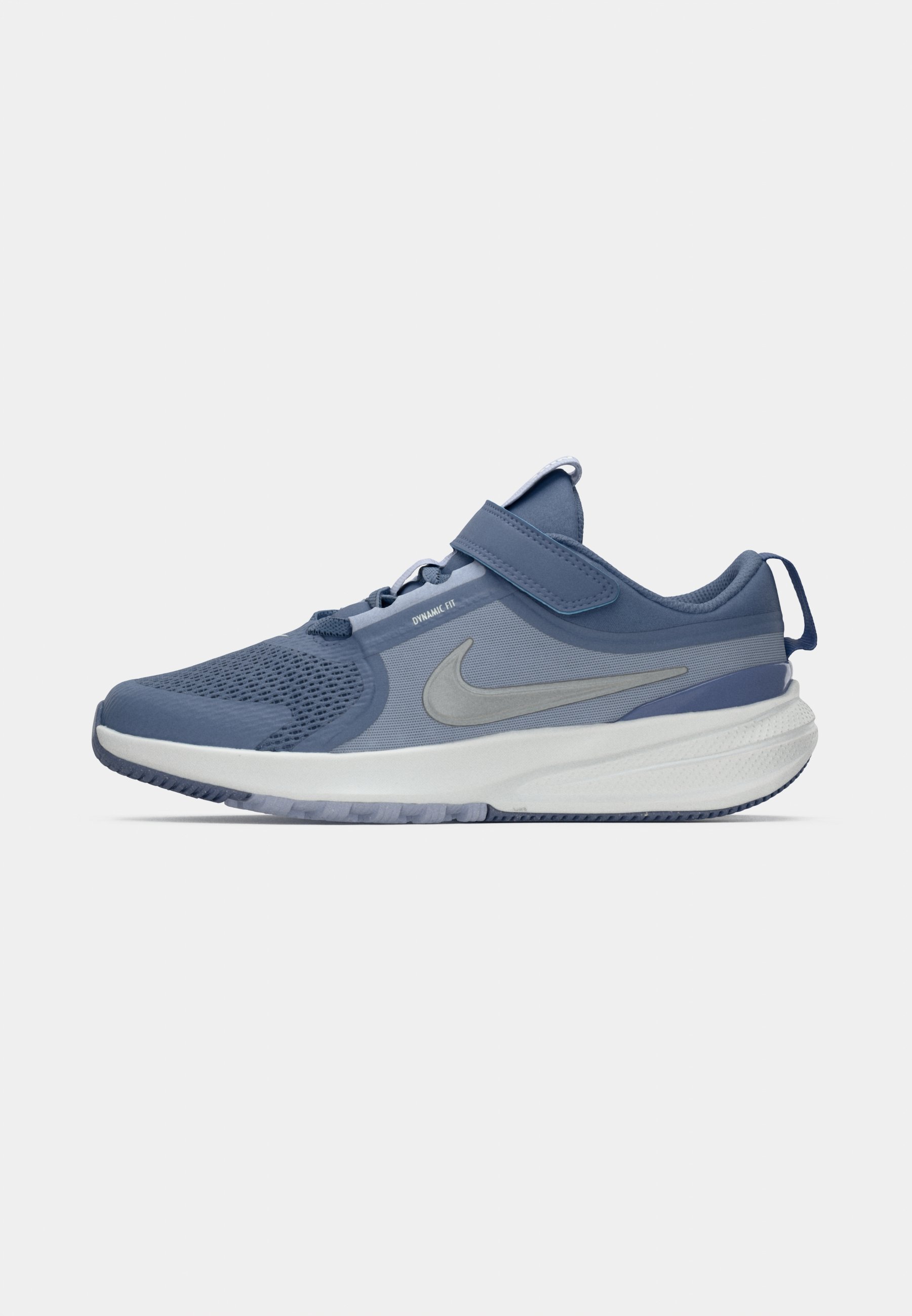nike revolution 5 ghost