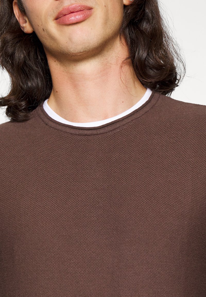 Jack u0026 Jones JORTWINN CREW NECK - Jumper - seal brown/dark brown -  Zalando.de