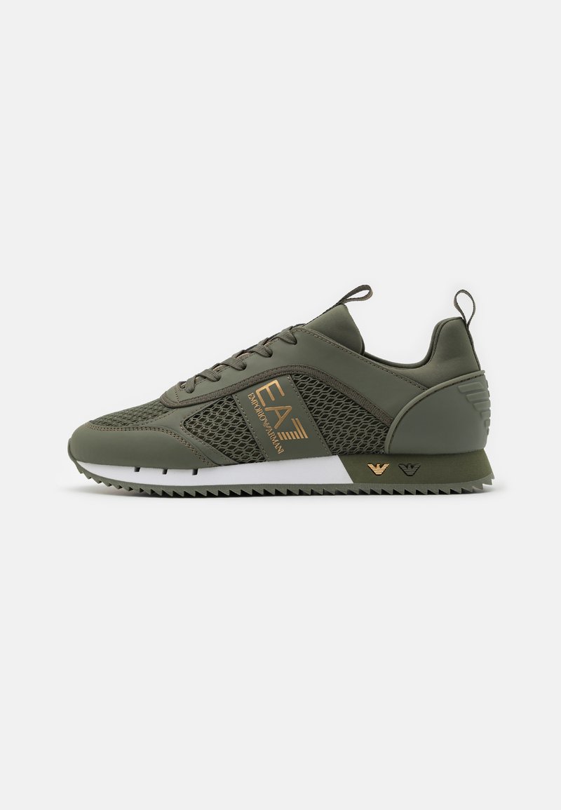 EA7 Emporio Armani - LACES UNISEX - Trainers - beetle/gold, Enlarge