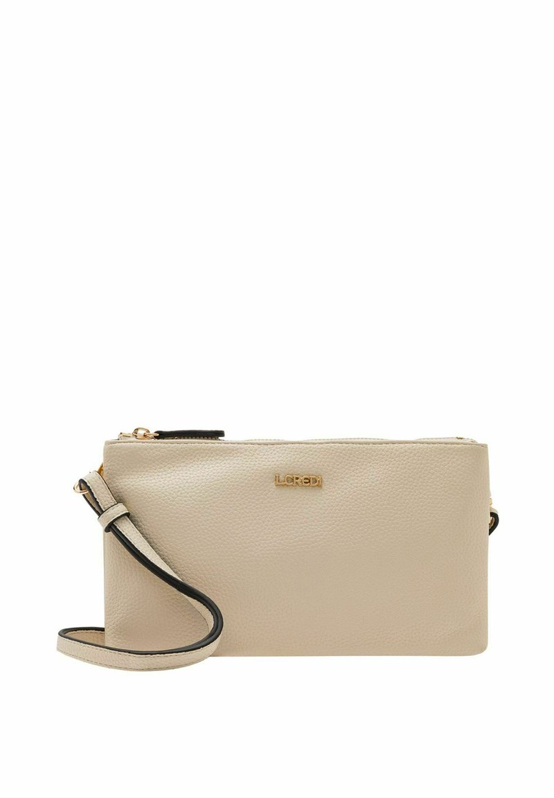 Borsa a tracolla in pelle beige con finitura testurizzata, accentuazione del logo in oro, chiusura con zip e tracolla staccabile. Design rettangolare minimalista.