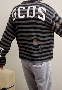 GCDS Sweter
