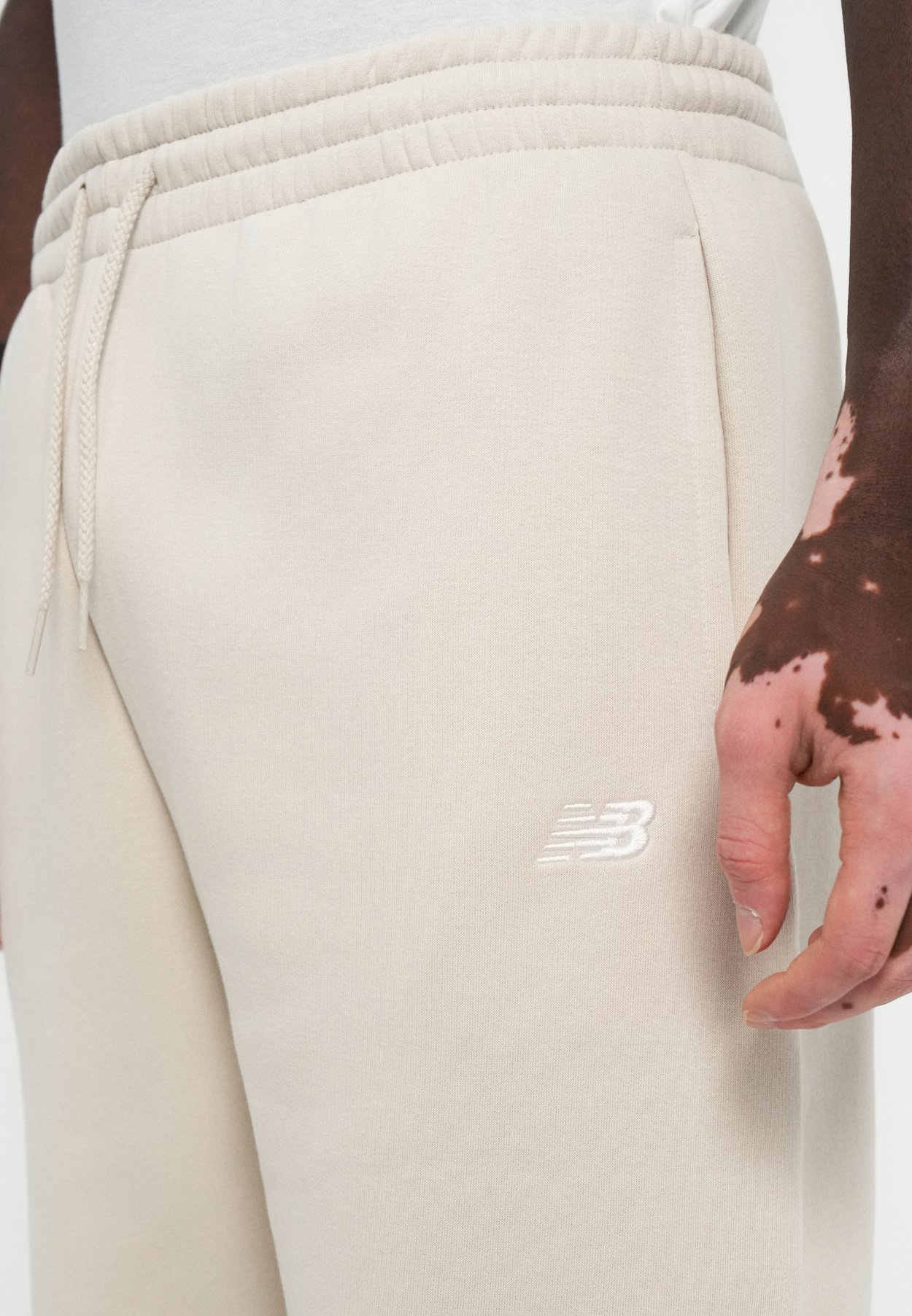 SPORT ESSENTIALS JOGGER