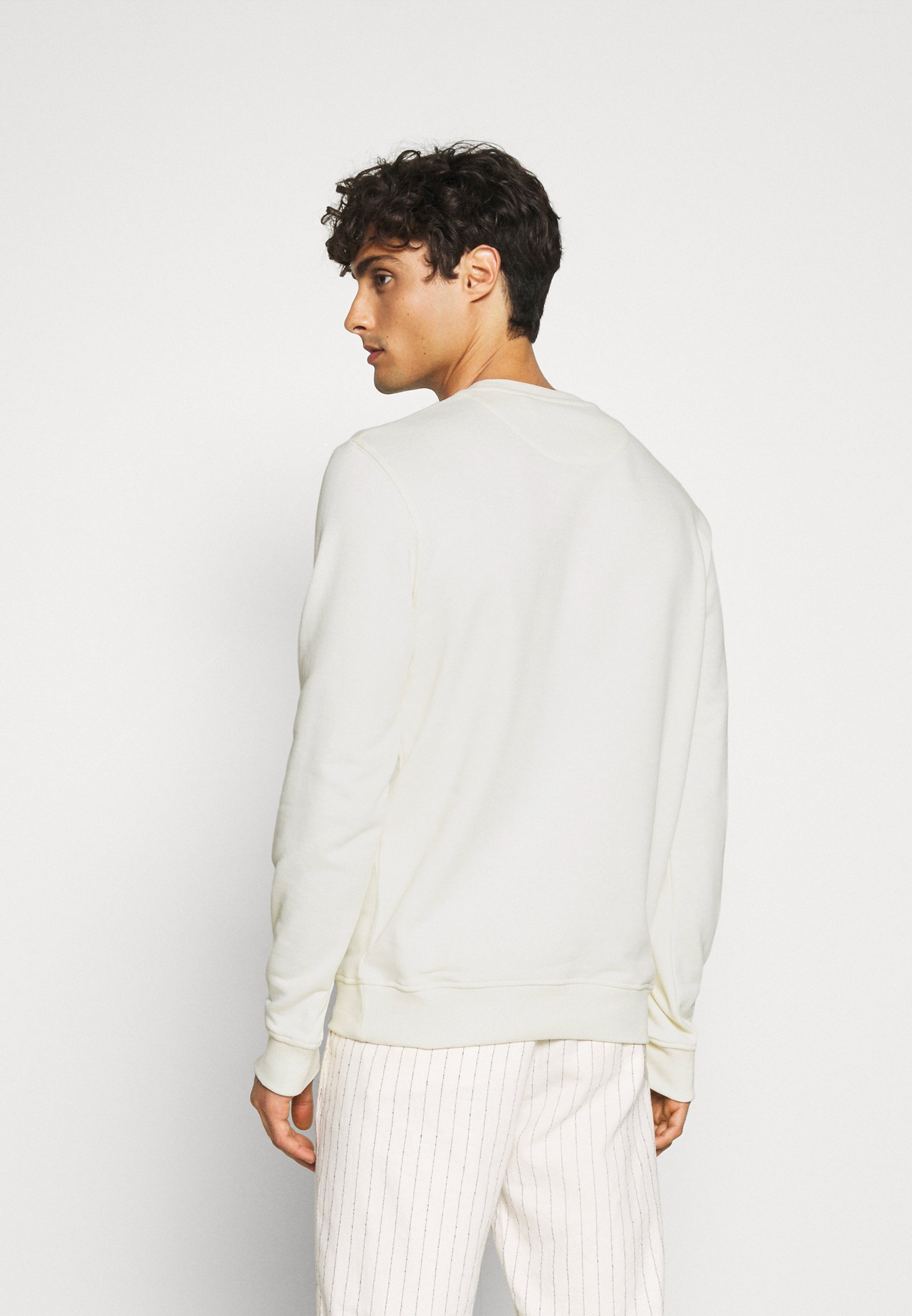 Lyle & Scott CREW NECK Sweater vanilla icecrème Lyle & Scott Crew Neck Jumper Trui vanilla icecrème