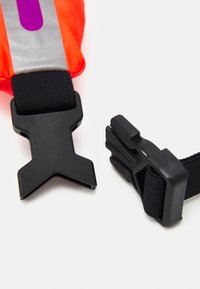 Nike Performance SLIM WAIST PACK 3.0 UNISEX - Bolsa de cintura - bright crimson/black/silver