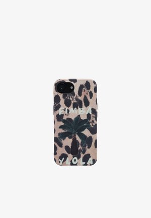 Funda de teléfono con estampado de leopardo en negro y beige, gráfico de una palmera verde y texto blanco que dice "Bimba Y Lola".