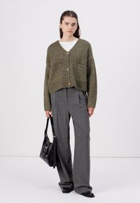 Vero Moda VMINGRID V-NECK  - Adīta jaka - grape leaf