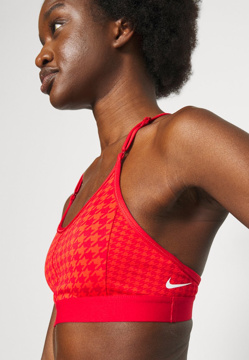Damen Sportbekleidung | Nike Performance INDY BRA Sport-BH mit leichter Stützkraft chile red/university red/white/rot - RH12246 Damen Sportbekleidung | Nike Performance INDY BRA Sport-BH mit leichter Stützkraft chile red/university red/white/rot - RH12246