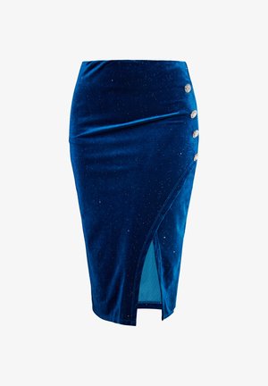 Blå fløjlsskjørt med en sideslids, prydet med dekorative sølvknapper på højre side og en glat, blød tekstur.