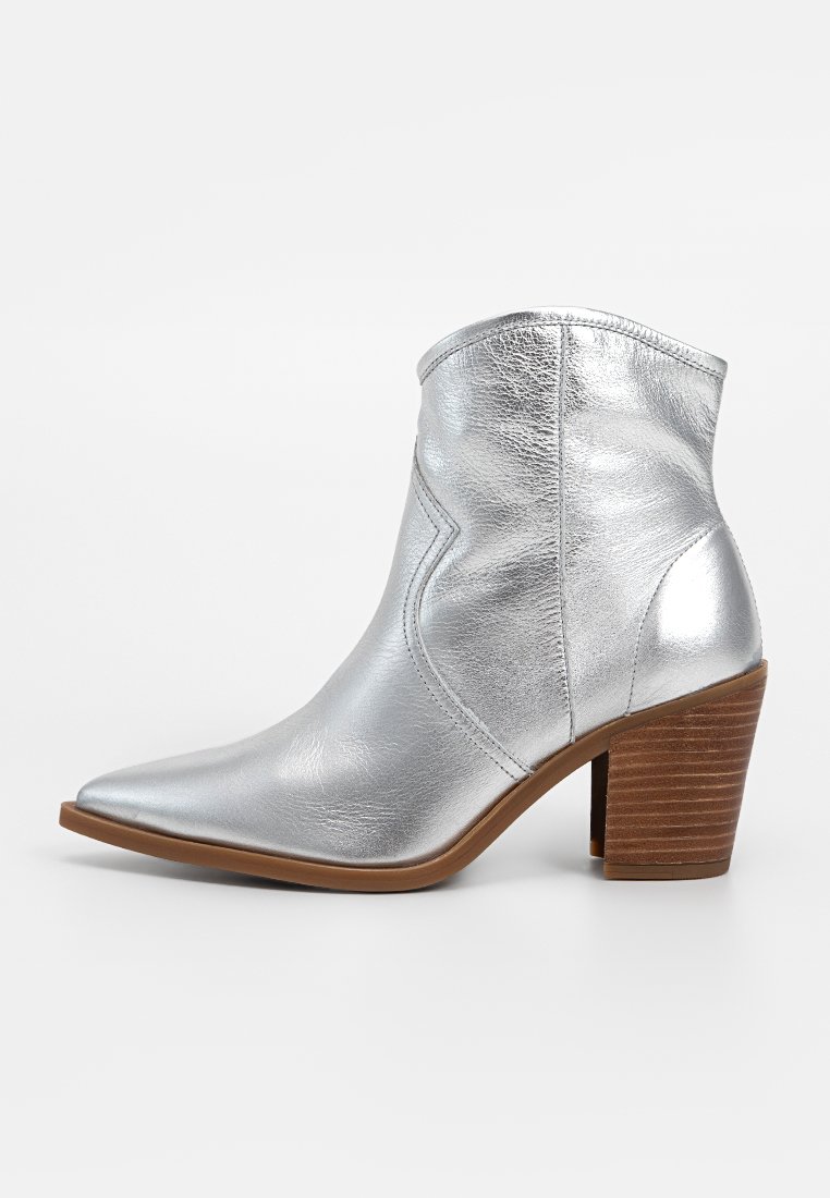 Botines camperos