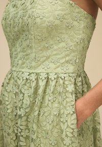 Next TALL - OCCASION BANDEAU  - Oblečenie na špeciálnu príležitosť - sage green