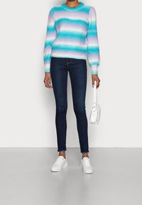 NAF NAF Sweter
