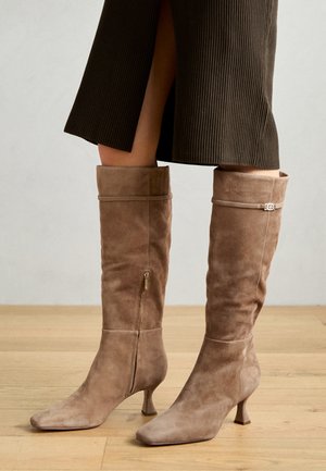 LYLA - Boots - almond taupe