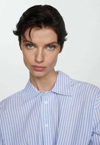 Mango Blusenkleid - light blue