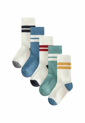 Cinq paires de chaussettes de crew avec une texture côtelée, des rayures blanches et colorées en accents bleu, vert, rouge et jaune. Matière en mélange de coton.