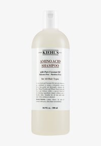 En gjennomsiktig plastflaske med Kiehl's Amino Acid Shampoo, som har en hvit etikett med svart tekst, 16,9 fl. oz. kapasitet, pumplokk.