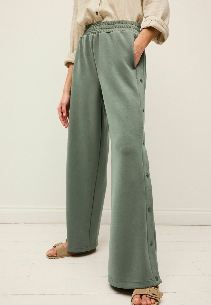 Next - SOFT POPPER SIDE - Verryttelyhousut - khaki green, Suurenna