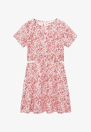 Robe rose à manches courtes, cintrée à la taille, avec un motif floral rouge et violet, et un col rond fermé par un bouton à l'arrière.