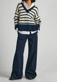 Pepe Jeans DEBBIE - Strickpullover - navy blue beige
