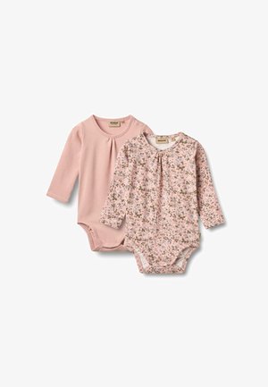 Due body baby a manica lunga in morbido rosa. Uno è unito con un colletto plissettato, l'altro presenta un motivo floreale con colori tenui.