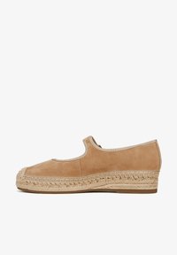 Selezionato, cyprus tan suede