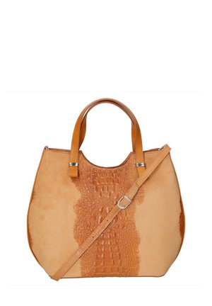 Sac fourre-tout en cuir cognac avec motif crocodile embossé, côtés en suède lisse couleur tan, doubles poignées et bandoulière amovible et réglable.