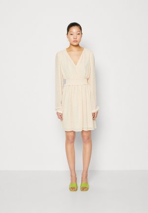 ONLY ONLELLA LYNG DRESS - Rochie de zi - novelle peach