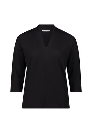 Sort V-hals sweater med trekvartærmer, ribbet striktekstur og et lille mærke nær kanten.