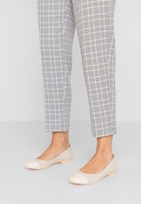 Pier One Ballerines - beige