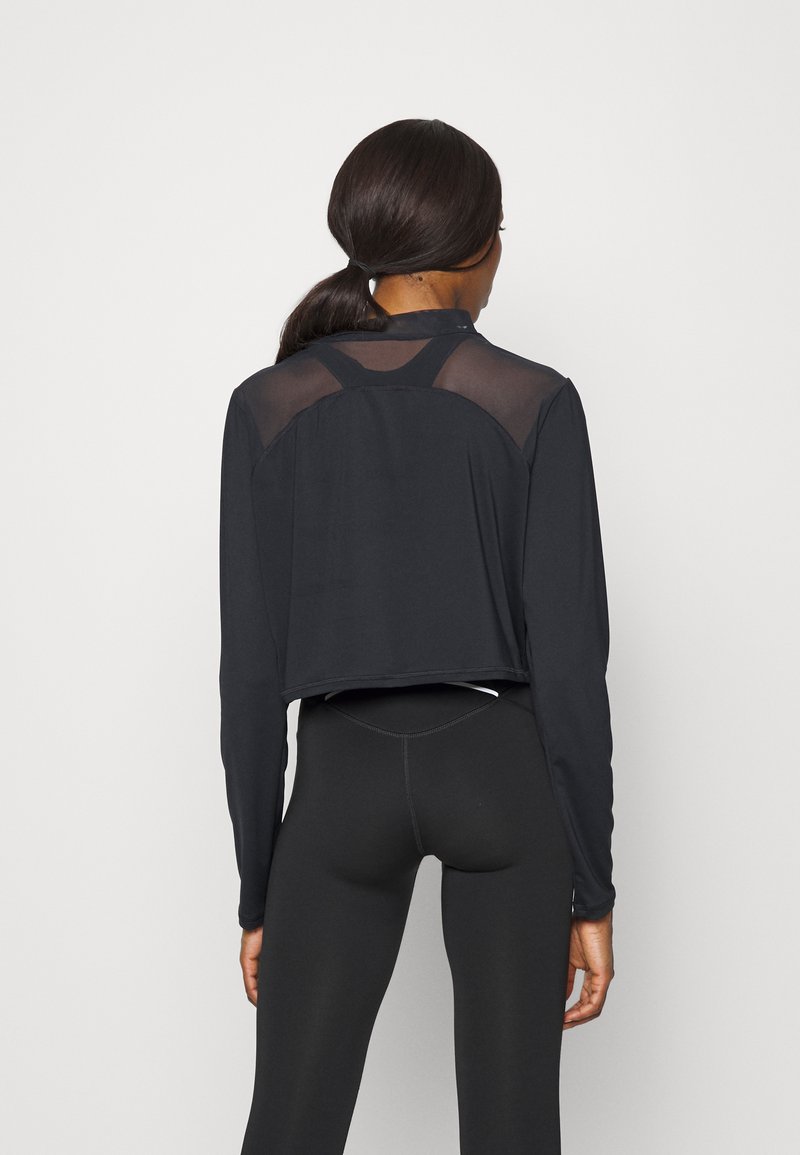 Damen Sportbekleidung | Under Armour CROP MOCKNECK Langarmshirt black/black/schwarz - WJ03160 Damen Sportbekleidung | Under Armour CROP MOCKNECK Langarmshirt black/black/schwarz - WJ03160