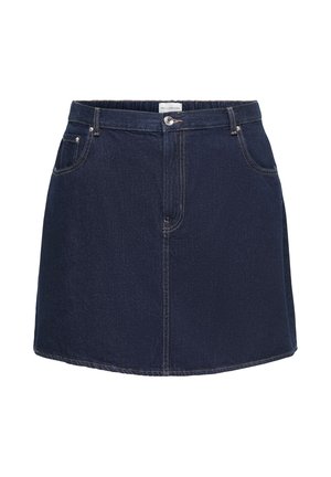 Mini-jupe en denim bleu foncé avec poches avant, passants pour ceinture, fermeture par bouton et coutures visibles sur fond blanc.
