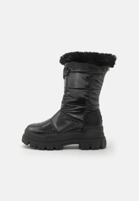 Unselected, black