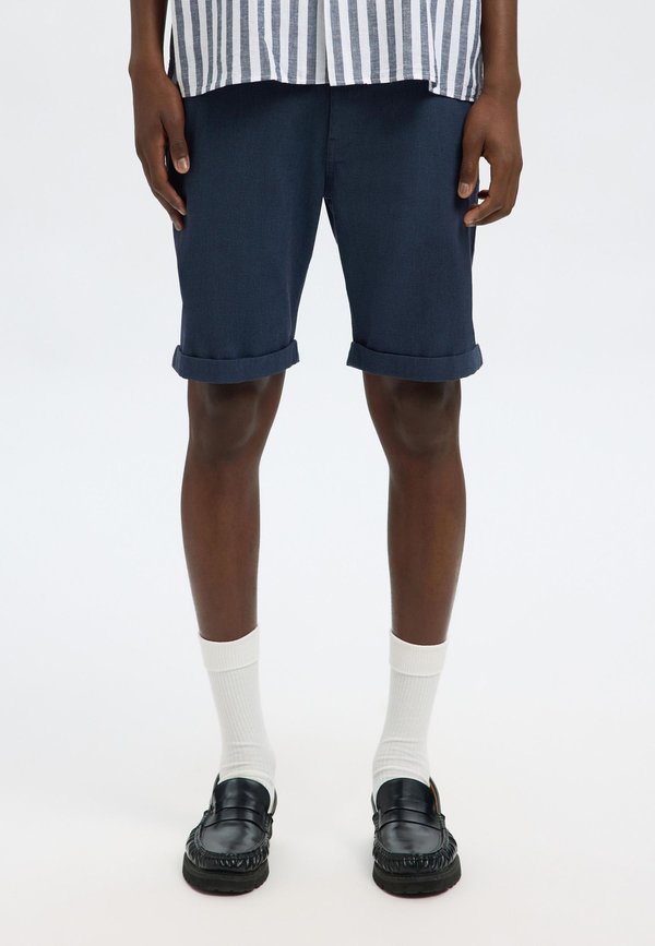 LUTON FLEX NOOS - Shorts - dark sapphire detailw bering sea