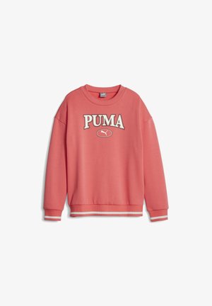 Koraalkleurige sweatshirt met een ronde hals, lange mouwen en een geribbelde zoom. De voorkant toont "PUMA" in vetgedrukte witte letters met een embleem.
