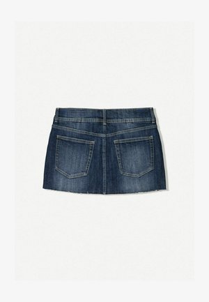 Denim mini skirt featuring a dark blue wash, five-pocket design, frayed hem, and a slim fit with a flat waistband.