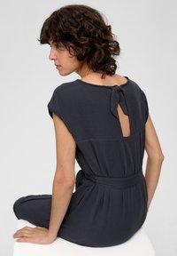 s.Oliver CRINKLE MET RUGDECOLLETÉ granatowy