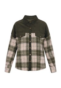 Camisa de franela a cuadros verde y beige con yugo de pana, cierre de botones en la parte delantera, dos bolsillos en el pecho y mangas largas. Botones de tono dorado notables.